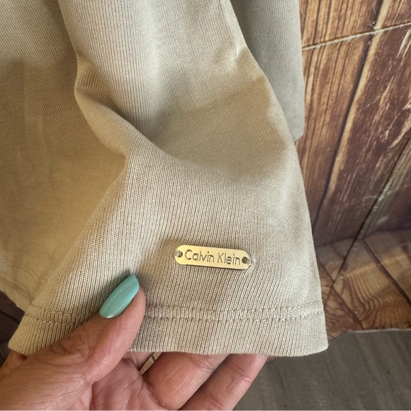 Calvin Klein Women’s Scoop Neck Long Sleeve Cold Shoulder Tan Blouse Size Large - Picture 8 of 13